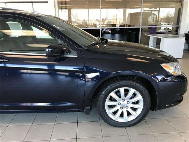 2012 Chrysler 200 Touring 4dr Sedan